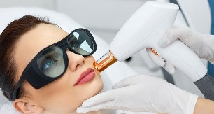 The procedure for the rejuvenation of facial skin